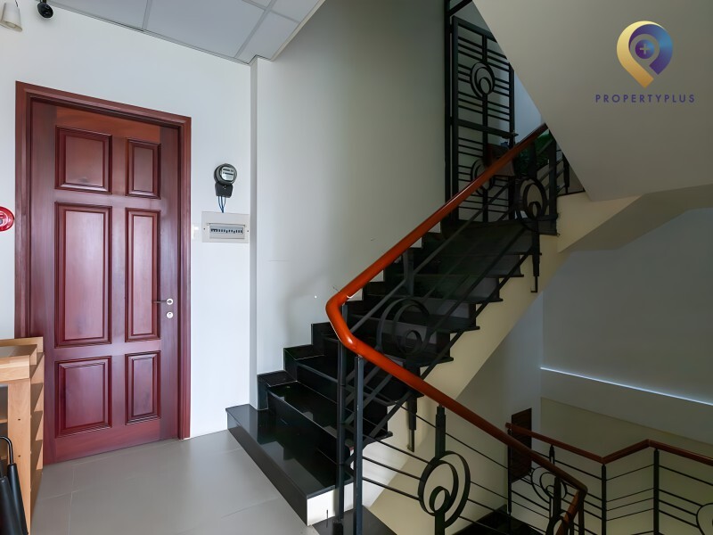 Tòa nhà Phú Lộc